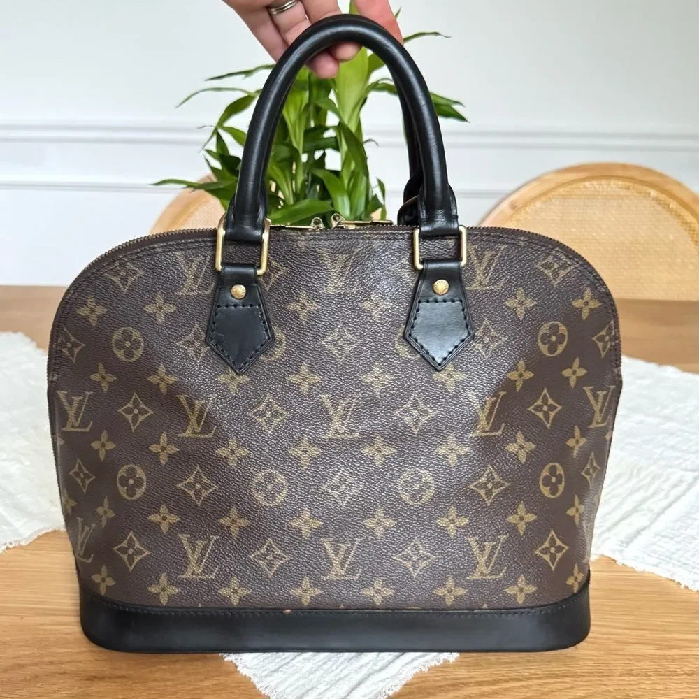 ✅AUTHENTIC✅LOUIS VUITTON ALMA PM